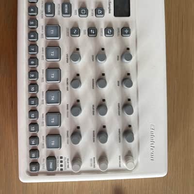 Elektron Model:Samples 2019 - 2020 - White