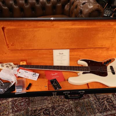 Fender AVRI II '66 Jazz Bass Olympic White (Used) image 8