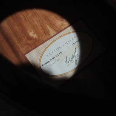 Taylor 224ce-K DLX Koa Grand Auditorium with ES2 Electronics, Cutaway 2017 - 2018 - Shaded Edgeburst image 3