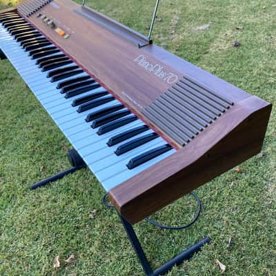 Roland HP-70 / HP70 Piano Plus 70 Electric Piano 75 Keys