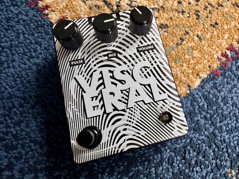 ๐ Moire Visceral w/Box & Swag, synth-style sawtooth fuzz, distortion, smashing pumpkins, industrial ๐งจ image 1