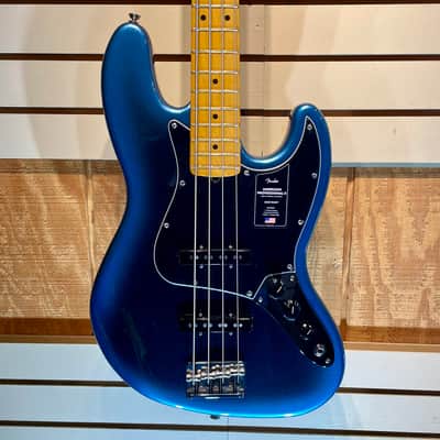Fender American Professional II Jazz Bass with Maple Fretboard 2020 - Present - Dark Night image 2
