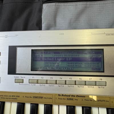 Korg TRITON LE 61 key synthesizer, piano/vintage keyboard 16mg //ARMENS// image 4