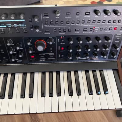 Sequential Pro 3 SE 37-Key 3-Voice Monophonic / Paraphonic Synthesizer 2020 - Present - Black with Wood Sides image 14