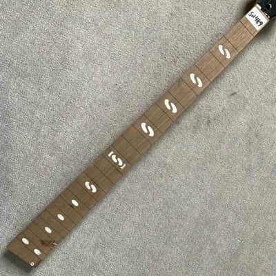 Harley Benton 4 String Bass Maple Neck, 24 Frets Rosewood Fingerboard image 11
