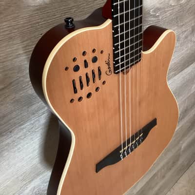 Godin ACS Cedar Natural SG w/Bag - demo image 4