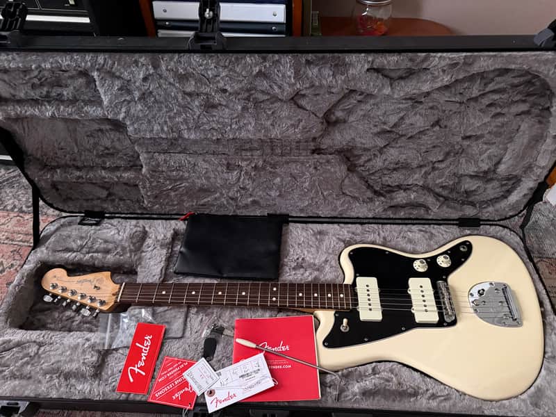 Fender American Professional Jazzmaster with Rosewood Fretboard 2017 - 2019 - Olympic White W/ FLIGHT CASE image 1
