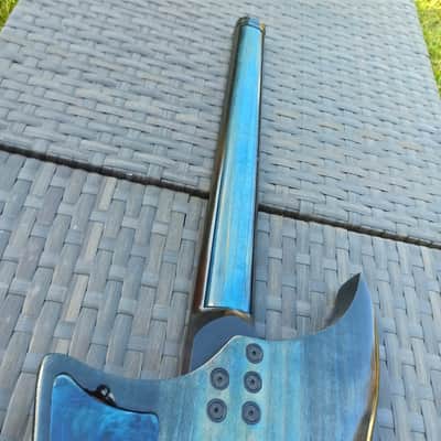 Maan-Guitars headless guitar Atlantis image 10