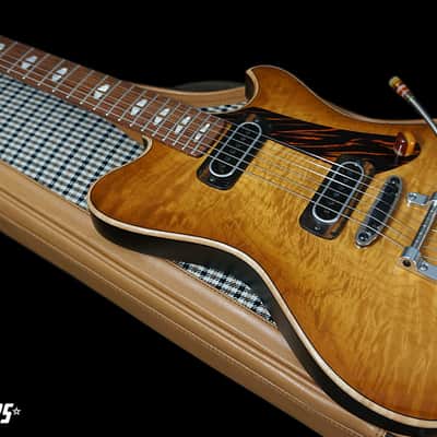 Powers Electric A-Type Select Flame in Wild Honey Burst image 3