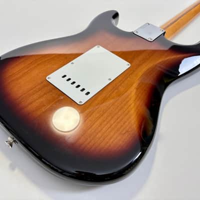 Fender Stratocaster '50s Vintera II 2023 Sunburst image 15