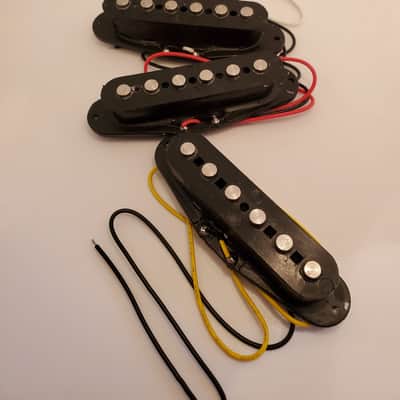 Wilkinson Stratocaster "Hot" Single Coil Set Black image 2
