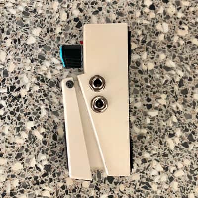 Boss DD-3(b) Digital Delay 2001 - Present - White image 5