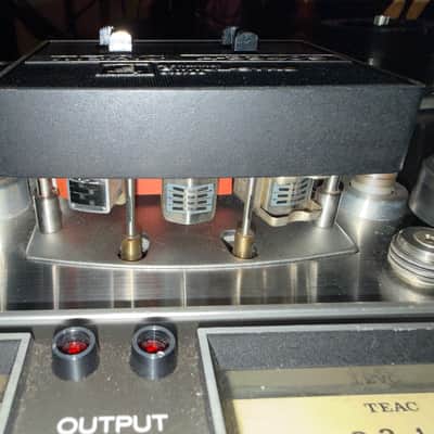 TEAC A-3440S 1/4" 4-Track Reel to Reel Tape Recorder 1970s - Silver image 14
