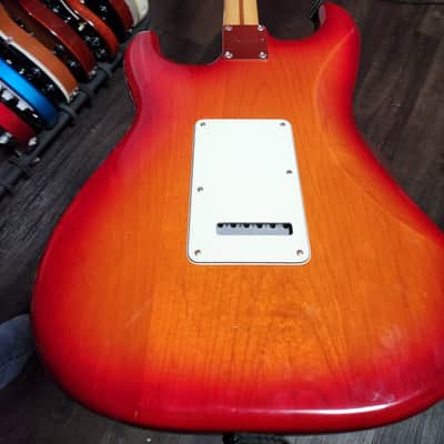 Fender MiM Stratocaster Deluxe image 5