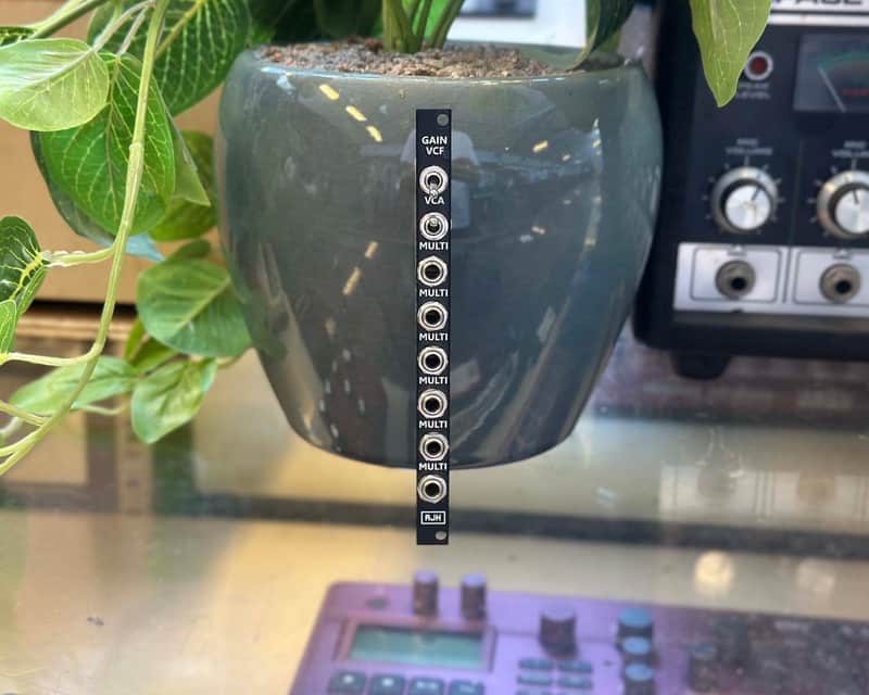 AJH Synth MiniMod Gain Switch Multi (Dark Edition)