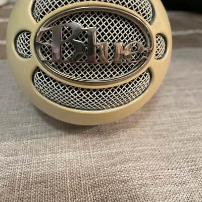 Blue Snowball Multi-Pattern USB Condenser Mic 2010s - Textured White image 1