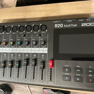 Zoom R20 Multitrack Recorder 2021 - Present - Black image 1