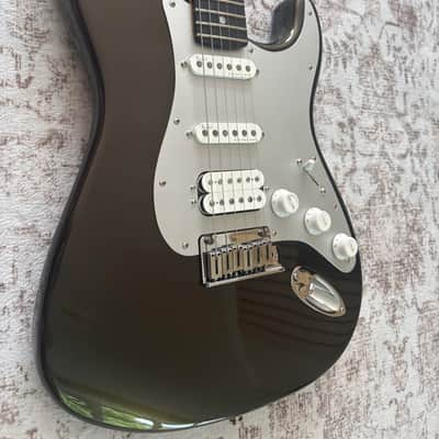 Fender American Ultra II Stratocaster HSS with Ebony Fretboard 2024 - Present - Texas Tea image 2