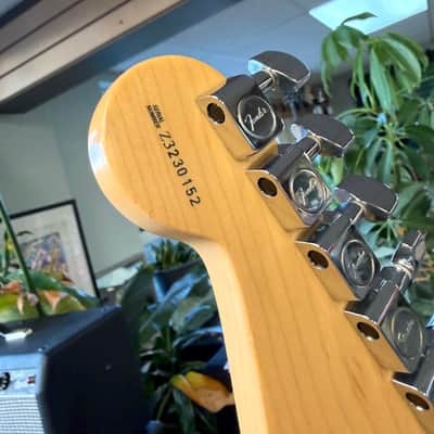 Fender American Stratocaster Maple 2004 - 3 Tone Sunburst image 11
