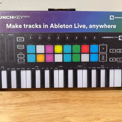 Novation Launchkey Mini MKIII MIDI Keyboard Controller 2019 - Present - Black