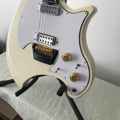 Ovation Breadwinner White image 5