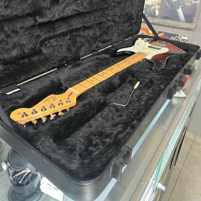 Fender American Standard Stratocaster with Maple Fretboard 2008 - 2016 - 3-Color Sunburst image 17