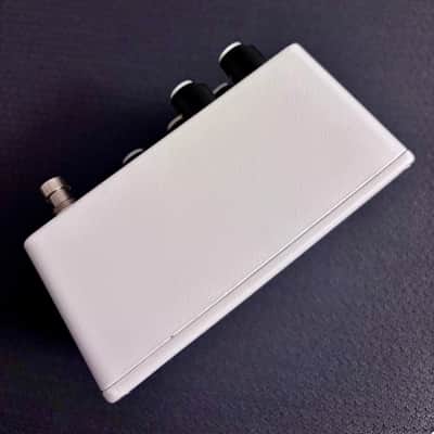 Lone Wolf Audio Left Hand Wrath Distortion Limited Edition White image 4