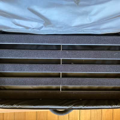 Mono Pedalboard Rail Large with Stealth Accessory Case 2025 image 3