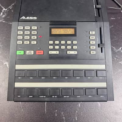Alesis HR-16:B Classic 80s drum machine