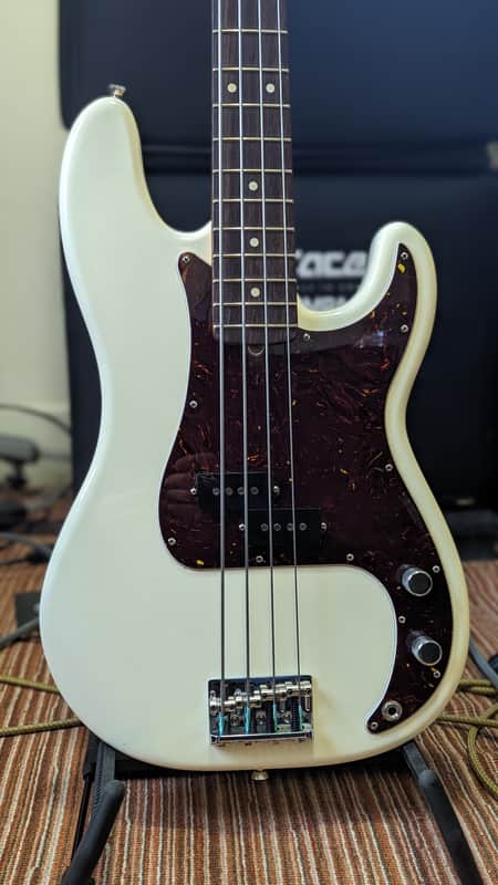 Fender American Professional II Precision Bass with Rosewood Fretboard 2020 - Present - Olympic White