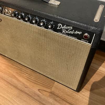 Fender Deluxe Reverb 2-Channel 22-Watt 1x12" Guitar Combo 1966 - Black Panel image 6