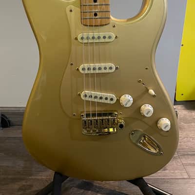 Fender Stratocaster 50th Anniversary 2004 - Gold image 2