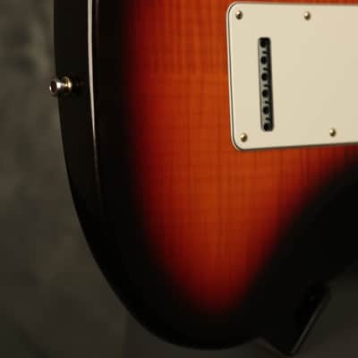 1996 Fender 50th Anniversary Stratocaster Sunburst w/GOLD hardware FLAME MAPLE body!!! image 12