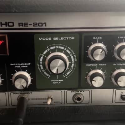 Roland RE-201 Space Echo Tape Delay / Reverb 1974 - 1988 - Black