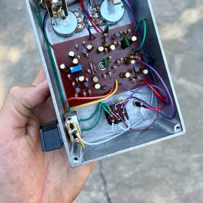 The Cobra Cat Super-Fuzz Guitar Pedal in Silver Hammerite - Univox Clone image 9