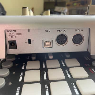 Akai MPD24 MIDI Controller  2010s - Silver image 9