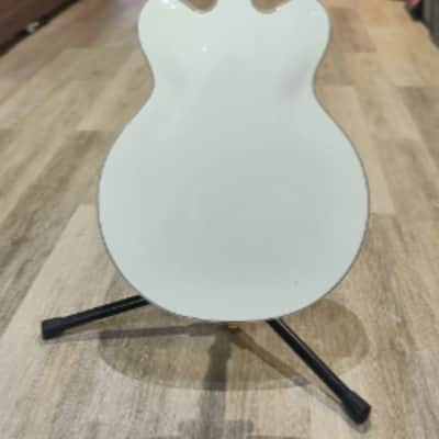 Gretsch G2622TG Electromatic Center Block Double Cutaway with Bigsby, Laurel Fretboard 2021 - White image 5