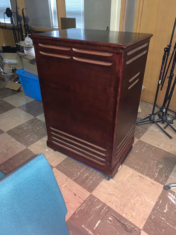Leslie 147RV - Mahogany image 1