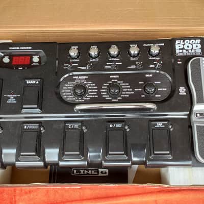 Line 6 Floor POD Plus Multi-Effect and Amp Modeler * many high quality sounds * sturdy construction and compact format * as NEW * image 2