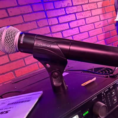 Shure ULXD4 Wireless microphone system G50 image 2