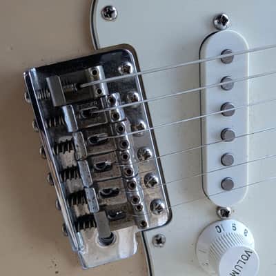 Fender Stratocaster Hwy 1 2006 - vintage white image 15