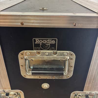 Roadie amp head road case with built in 6 space rack 6u image 12
