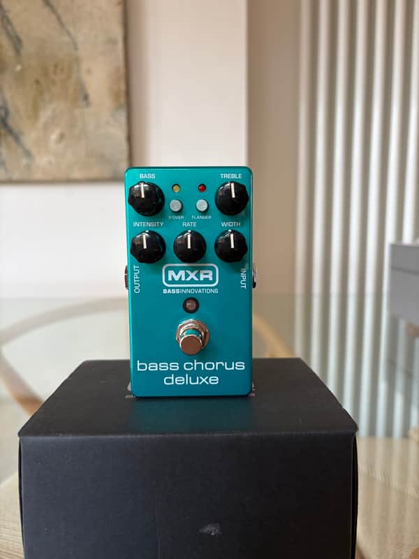 MXR M83 Bass Chorus Deluxe