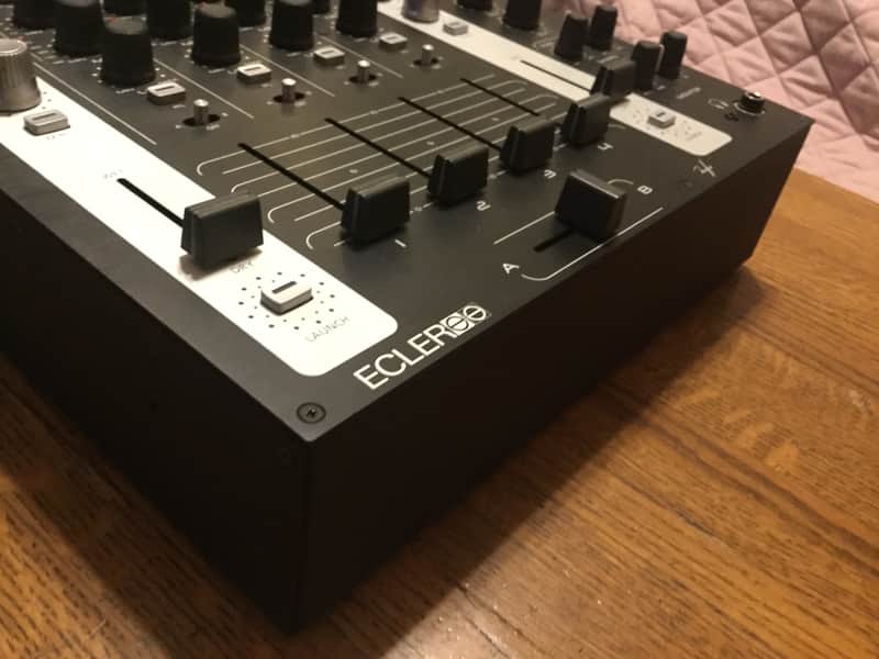 r*3様 ECLER EVO 4 ジャンク Ecler Evo 4 Black/grey | Reverb