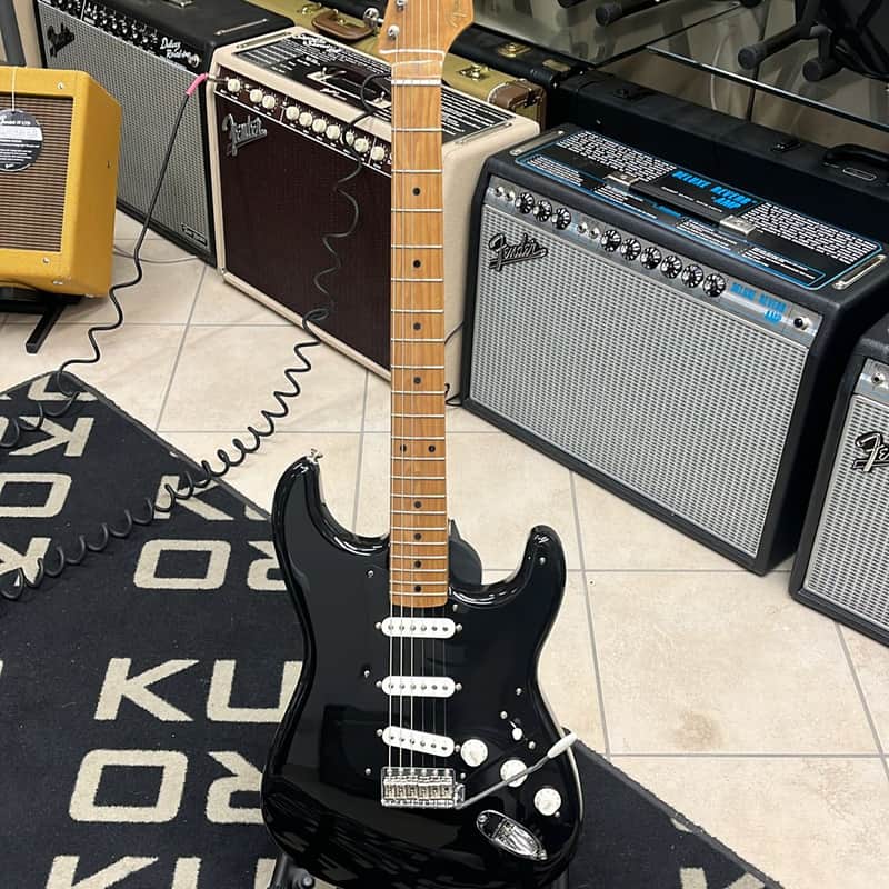 Fender FSR Vintera II '50s Stratocaster with Roasted Maple Fretboard 2025 - Black with Black Pickguard