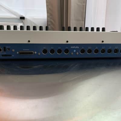 MIDIbox SEQ V4+ Midi sequencer w/OLED displays and 909 style buttons image 4