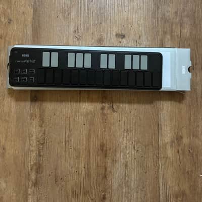 Korg nanoKEY2 Slimline USB MIDI Keyboard Controller 2011 - Present - Black image 2