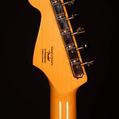 Squier Classic Vibe '60s Stratocaster, Laurel FB, Candy Apple Red image 10