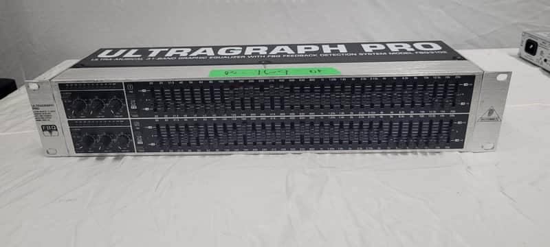 Behringer ULTRA GRAGH PRO FBQ 3102 image 1