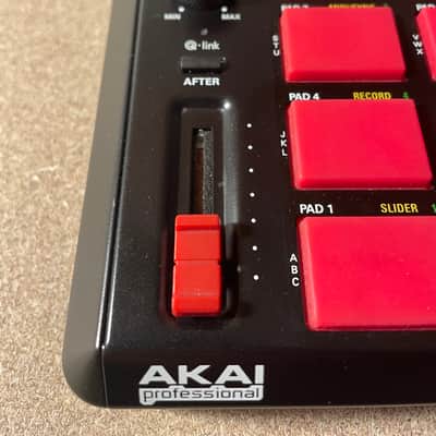 Akai MPC500 Music Production Center 2006 - 2013 Black image 2